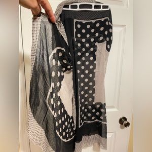 Black and White Geometric Scarf